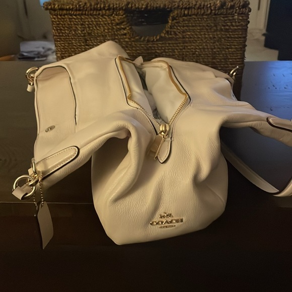 Like new coach bag - Picture 2 of 8